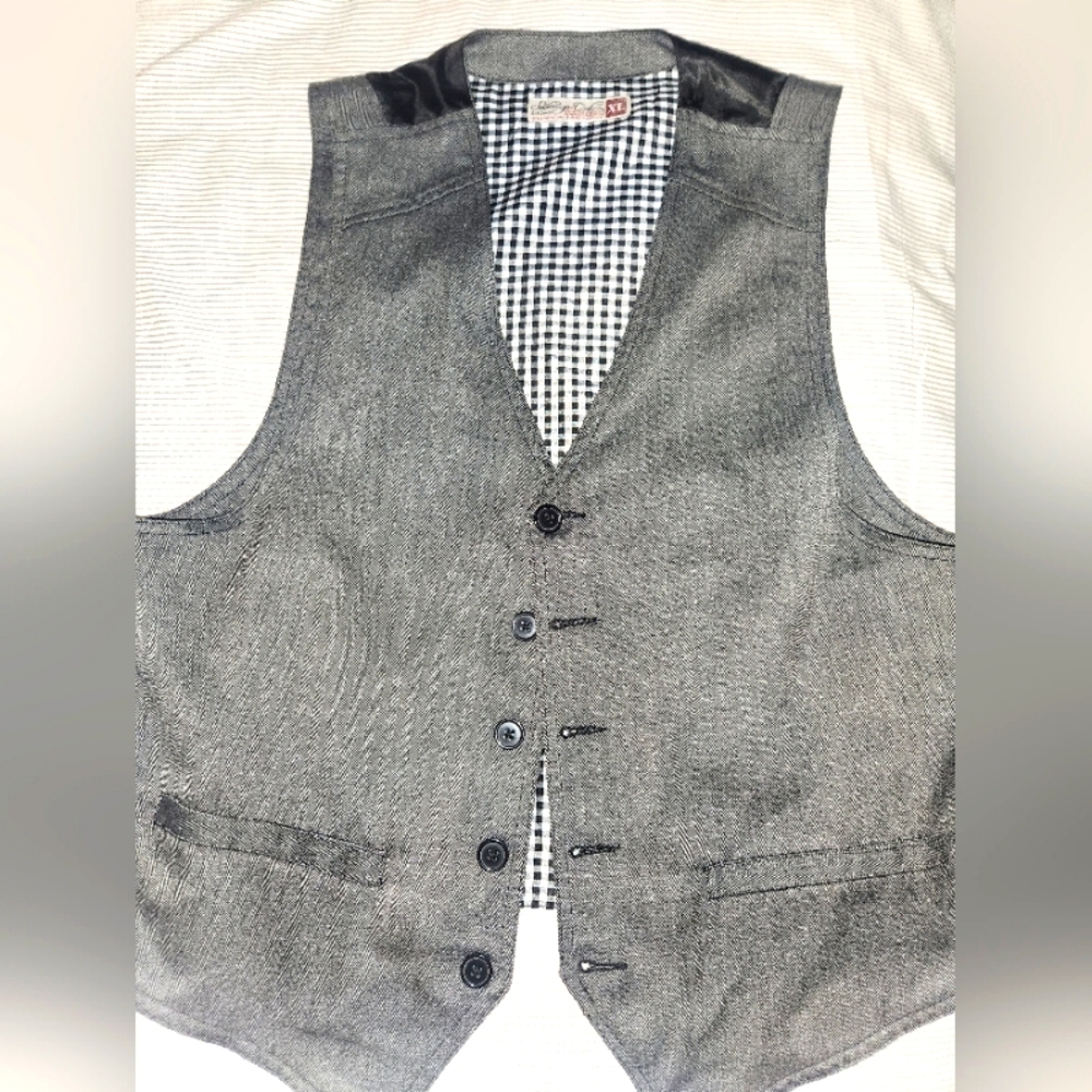 Sovereign Code Mens Grey Patterned Vest Size XL EUC